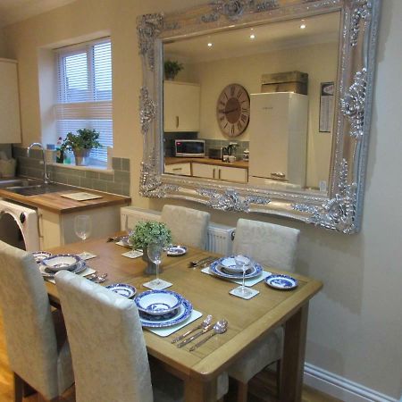 Apartment 1 Exquisite Two King Bedroom With En Suites - Close To The Town Centre, Rail, Airport And Theatre Darlington  Zewnętrze zdjęcie