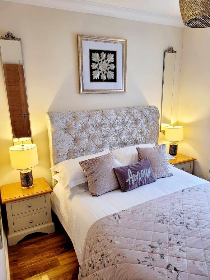 Apartment 1 Exquisite Two King Bedroom With En Suites - Close To The Town Centre, Rail, Airport And Theatre Darlington  Zewnętrze zdjęcie