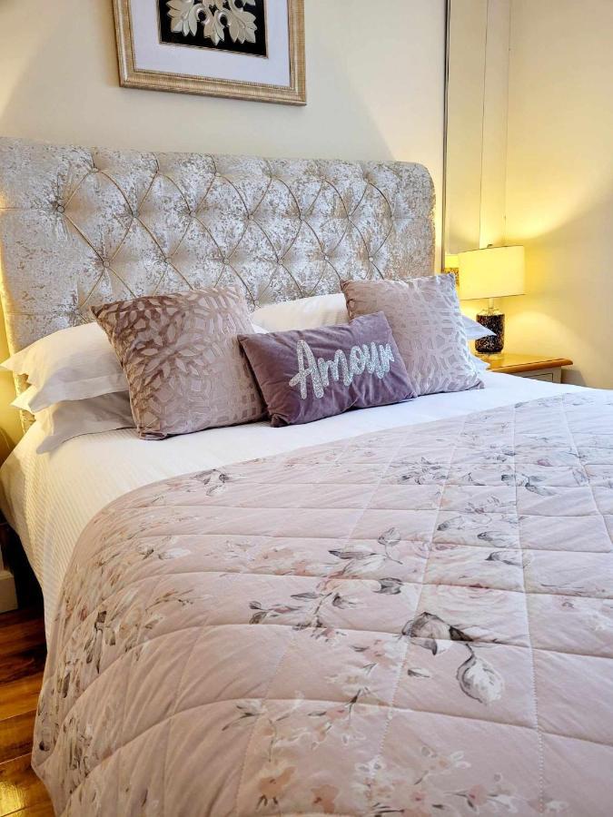 Apartment 1 Exquisite Two King Bedroom With En Suites - Close To The Town Centre, Rail, Airport And Theatre Darlington  Zewnętrze zdjęcie
