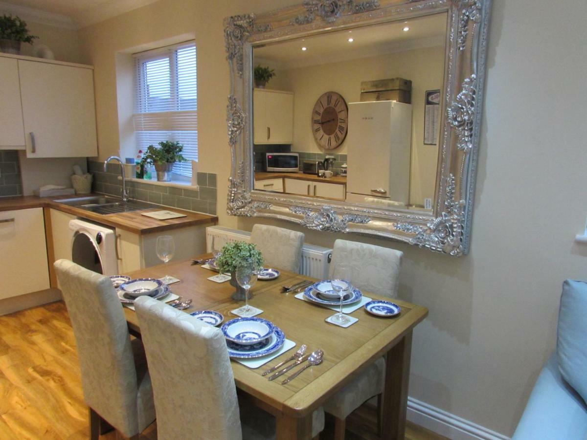 Apartment 1 Exquisite Two King Bedroom With En Suites - Close To The Town Centre, Rail, Airport And Theatre Darlington  Zewnętrze zdjęcie